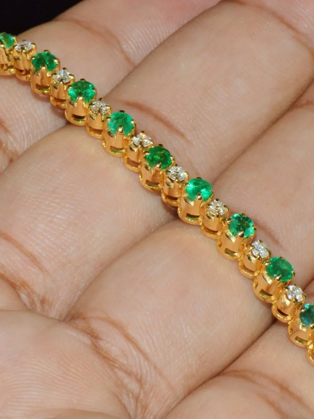 Certified Natural 4.90Cts VS F Diamond Emerald 18K Solid Gold Tennis Bracelet